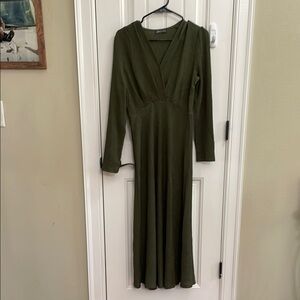 Pretty Garden Forest Green Midi  V-Neck Sheath Dress